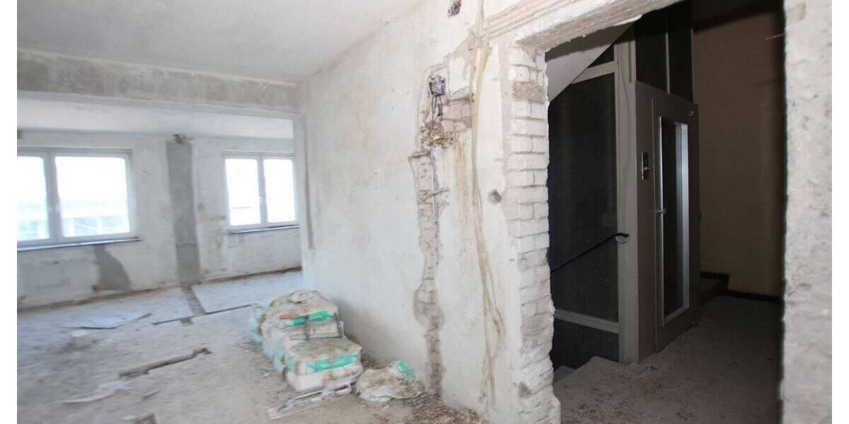 Hotel Rohbau am Bahnhof Hamburg-Harburg, gegenüber Phoenix-Center zimmer