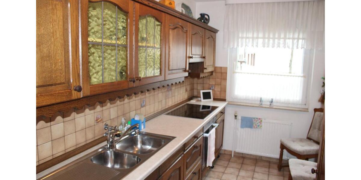 Schöne 3 Zimmer Wohnung+Tiefgaragenstellplatz in zentraler Lage 3 zimmer