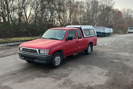 Toyota Hilux 230.215 km 5.200 &euro; HAMBURG 22113