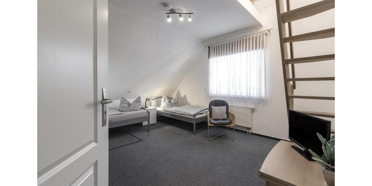 Etagenwohnung Norderstedt - 5 Zimmer, 146 m&sup2;, 2.200&euro; | Angebot:25792572