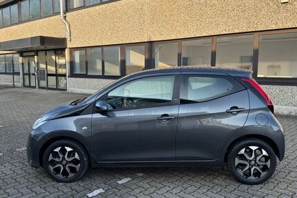 Toyota Aygo (X) 97.374 km 10.490 &euro; Barsbüttel 22885