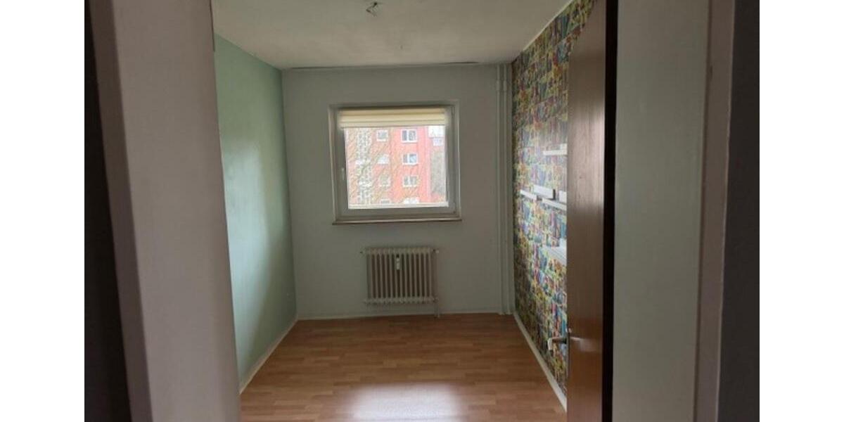 Schöne 3,5 Zimmer Wohnung mit Balkon, Keller und Parkplatz 3 zimmer