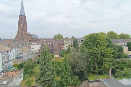 Krefeld-City, Ostwall 71 - 2 Ziimmer-Wohnung im 5.OG mit 2 Balkonen und Aufzug für max. 2 Personen zeitnah zu mieten !!!