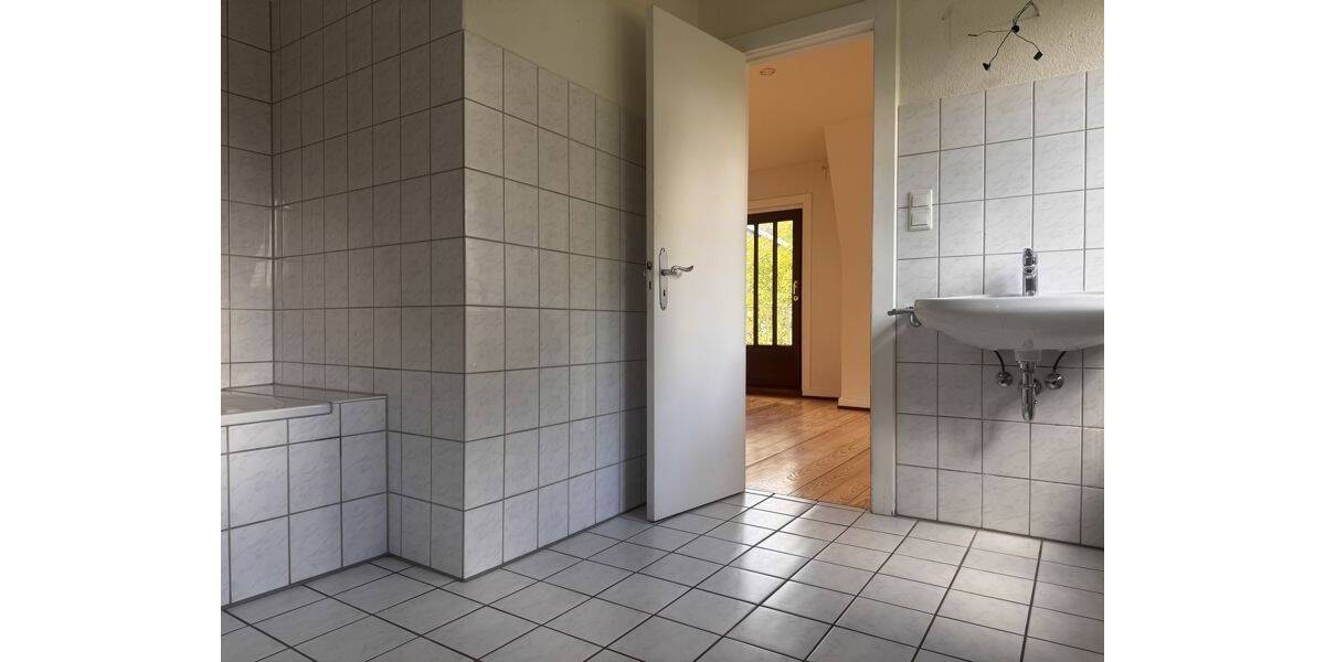 Einfamilienhaus Pinneberg - 7 Zimmer, 140 m&sup2;, 2.170&euro; | Angebot:26908840