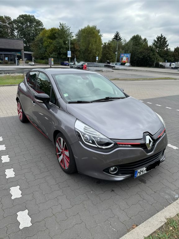 Renault Clio 149.000 km 5.600 € Hamburg 21035