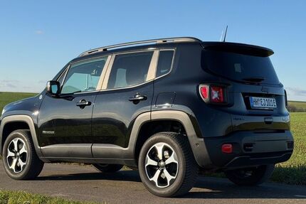 Jeep Renegade 51.000 km 20.900 &euro; Hamburg 22085