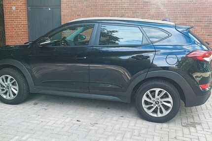 Hyundai TUCSON 70.000 km 13.750 &euro; Hamburg 22177