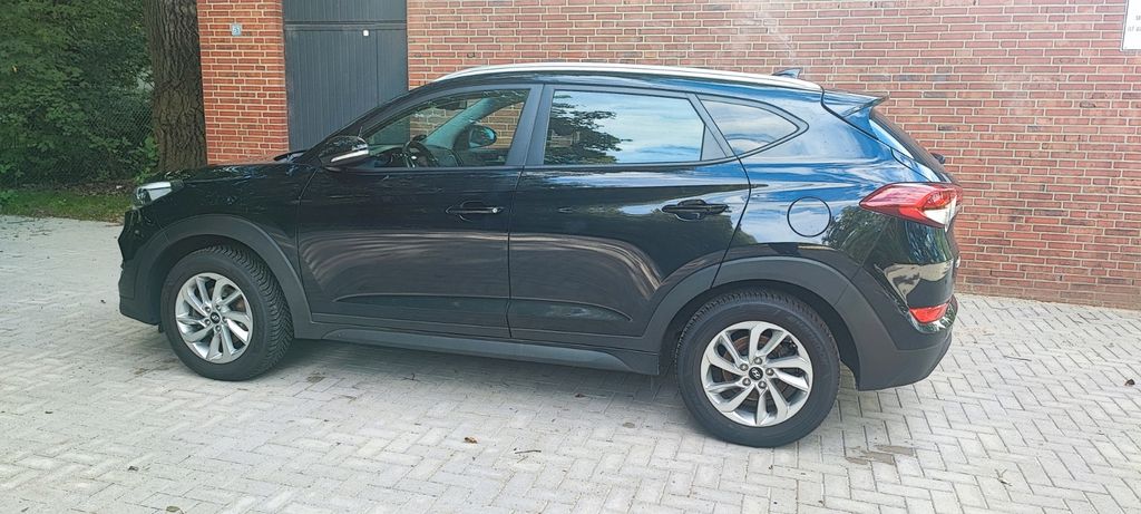 Hyundai TUCSON 70.000 km 13.750 &euro; Hamburg 22177