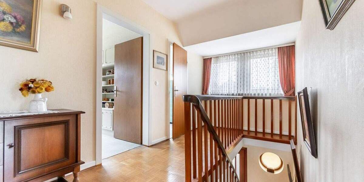 Einfamilienhaus Wentorf bei Hamburg - 9 Zimmer, 200 m&sup2;, 585.000&euro; | Angebot:24989993