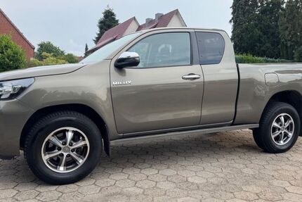 Toyota Hilux 194.000 km 32.990 € Stelle 21435