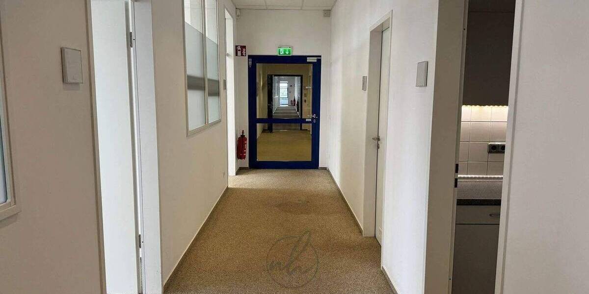 Gewerbeobjekt Hamburg Rahlstedt - 2 Zimmer, 192 m&sup2;, 2.496&euro; | Angebot:26903022