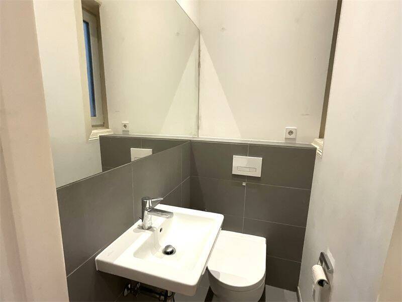 Mittendrin und ruhig - 5 Zimmer WHG, ca. 134 m², WG geeignet, im 3. OG am Steindamm, St. Georg