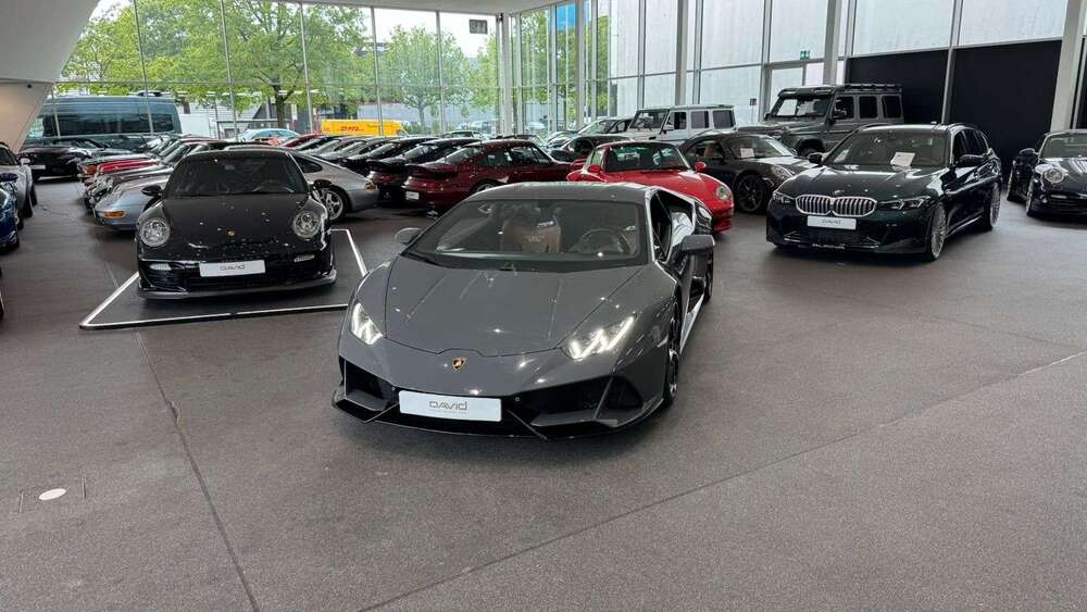 Lamborghini Huracán 19.635 km 294.900 &euro; Hamburg 22047