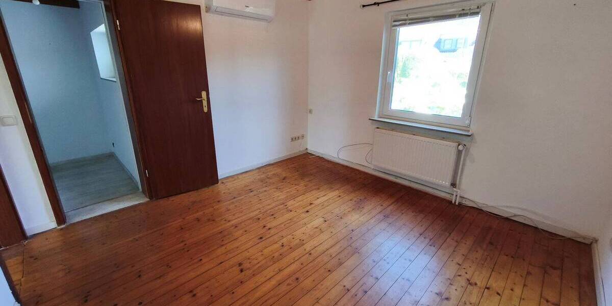 Mehrfamilienhaus, Wohnhaus Uetersen - 6 Zimmer, 140 m&sup2;, 349.000&euro; | Angebot:26798881
