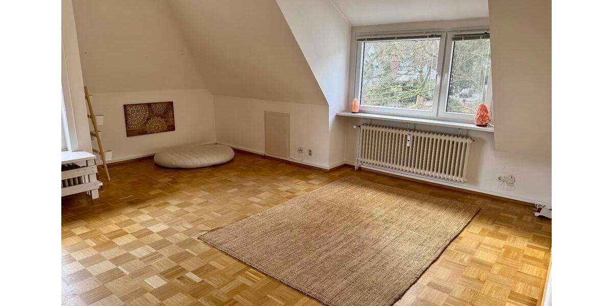Dachgeschoßwohnung Hamburg Altona - 2.5 Zimmer, 89 m&sup2;, 1.300&euro; | Angebot:26123736