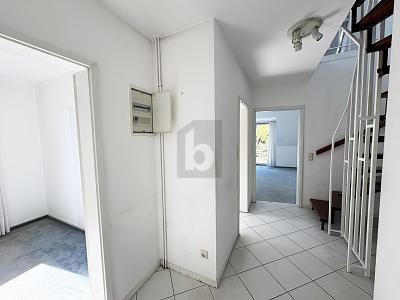 CHARMANT UND RUHIG WOHNEN - Maisonettenwohnung Halstenbek | Angebot:27093427