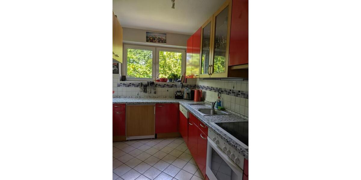 Zimmer frei in liebevoller, grüner Wohnung mit großer Terrasse – 18 zimmer