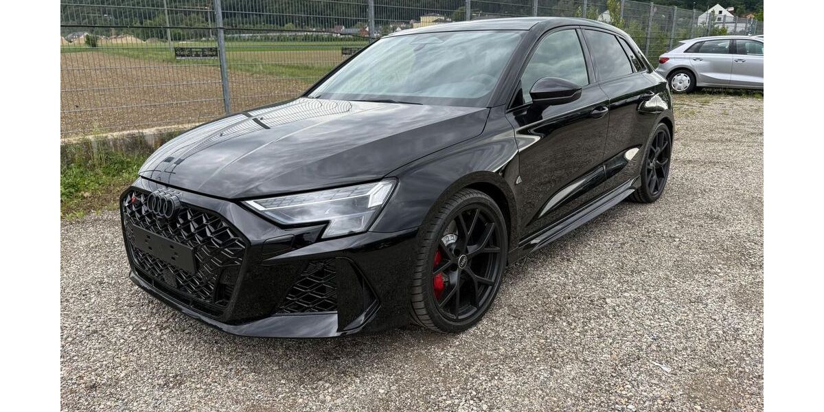 Audi RS3 1.500 km 68.990 &euro; Norderstedt 22844