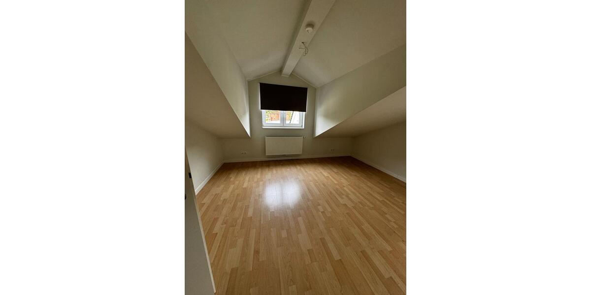 Dachgeschoßwohnung Börnsen - 5 Zimmer, 158 m&sup2;, 1.800&euro; | Angebot:26057087
