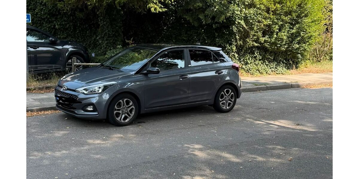 Hyundai i20 53.000 km 14.600 &euro; Hamburg 21031