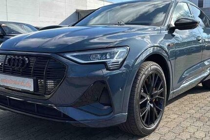 Audi e-tron 40.231 km 35.950 &euro; Hamburg 22047