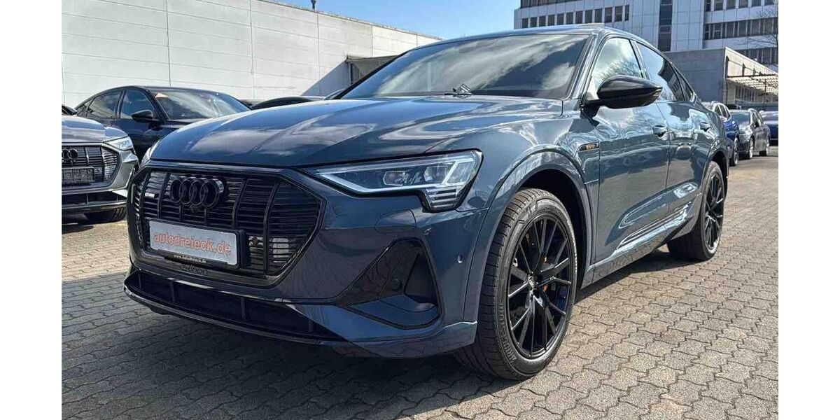 Audi e-tron 40.231 km 35.950 &euro; Hamburg 22047