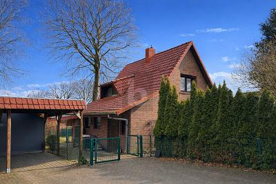 EIN ZUHAUSE MIT NATURBLICK UND VIEL POTENTIAL - Haus Henstedt-Ulzburg Ulzburg | Angebot:27115231