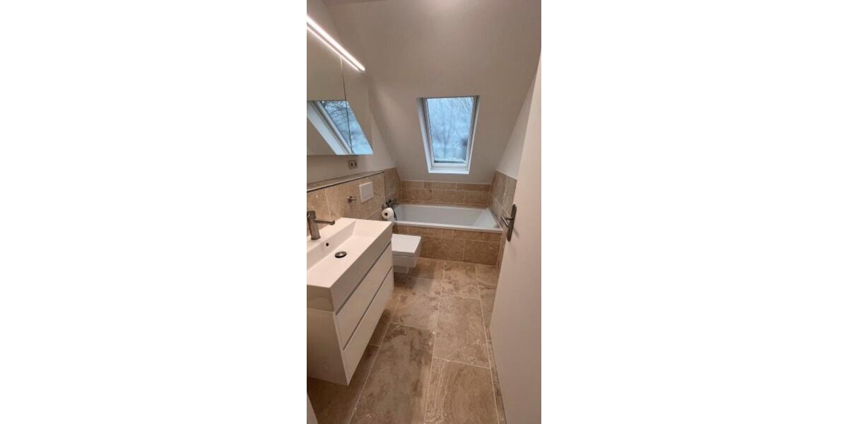 Dachgeschoßwohnung Hamburg Niendorf - 2 Zimmer, 92 m&sup2;, 1.660&euro; | Angebot:24700356