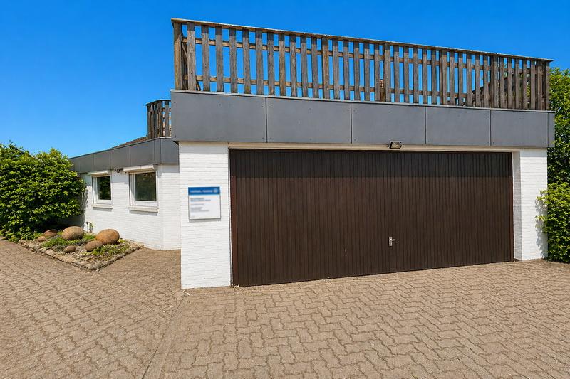 * Großzügiges Architektenhaus * Begehrte TOP-Lage, mit sehr viel Platz für 2 Familien! - Zweifamilienhaus Henstedt-Ulzburg Ulzburg | Angebot:26382175