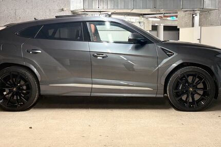 Lamborghini Urus 62.808 km 199.995 &euro; Hamburg 21079