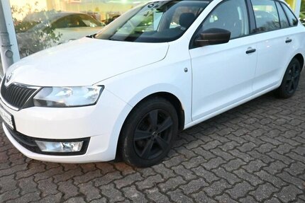 Skoda Rapid Spaceback 1.2 mit NAVI Steuerkette neu!!! 175.000 km 5.300 &euro; Seevetal - Hittfeld 21218