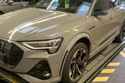 Audi e-tron 33.638 km 47.950 &euro; Hamburg 22047