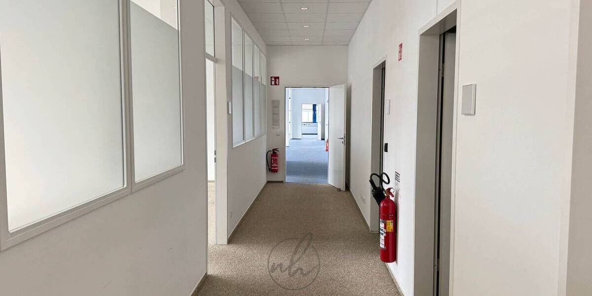 Gewerbeobjekt Hamburg Rahlstedt - 3 Zimmer, 120 m&sup2;, 1.560&euro; | Angebot:26825755