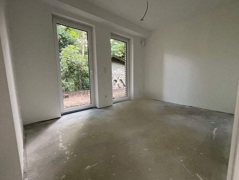 Neubau hochwertiges A+ Rotklinker-Effizienzhaus 40 in bester Villenlage.