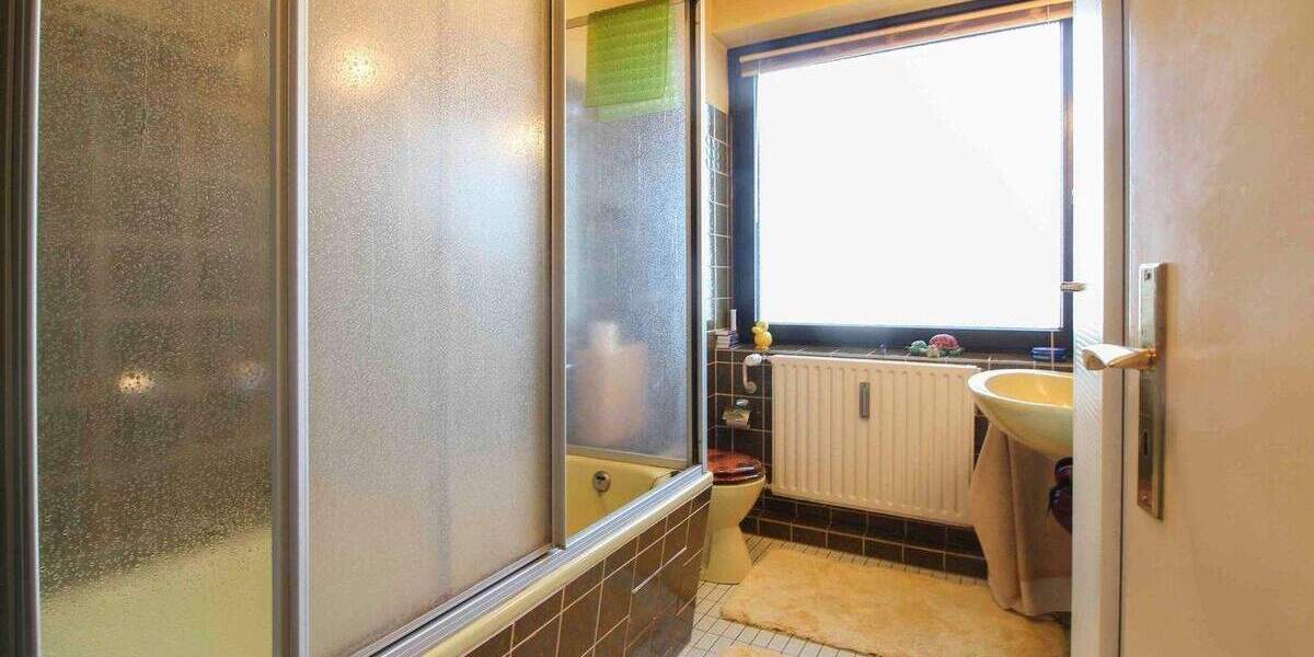 Schöne Raumgrößen - Tiefgaragenstellplatz 2 zimmer