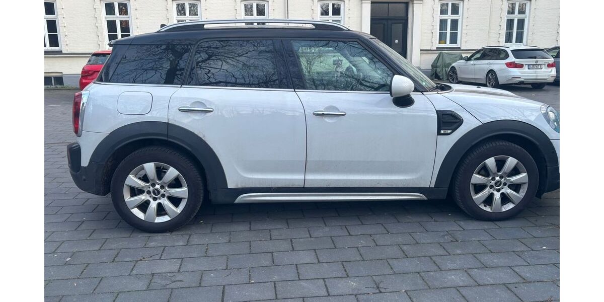 Mini Countryman D (Cooper) 252.627 km 9.470 &euro; Hamburg 20535