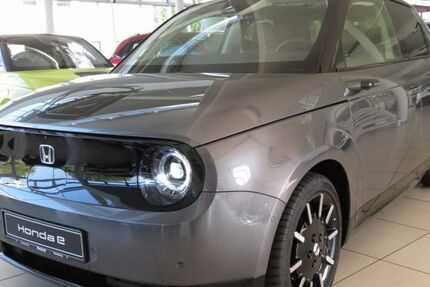 Honda e 45.365 km 16.480 € Hamburg 22525