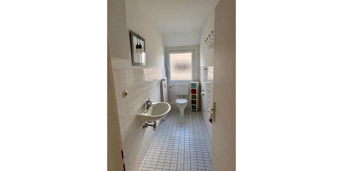 Dachgeschoßwohnung Hamburg Altona - 2.5 Zimmer, 89 m&sup2;, 1.300&euro; | Angebot:26123736