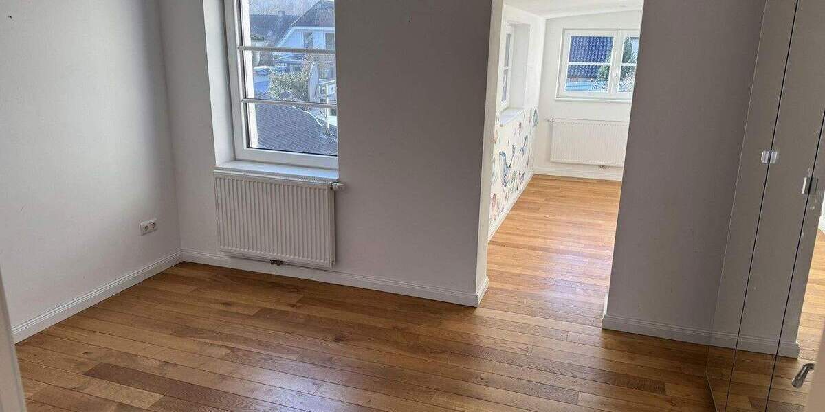 Reihenmittelhaus Hamburg Hausbruch - 5 Zimmer, 100 m&sup2;, 2.200&euro; | Angebot:25721387