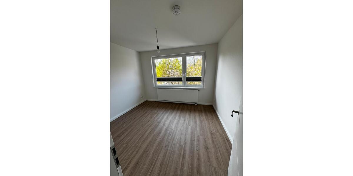 Etagenwohnung Hamburg Schnelsen - 4 Zimmer, 83 m&sup2;, 1.750&euro; | Angebot:26075337