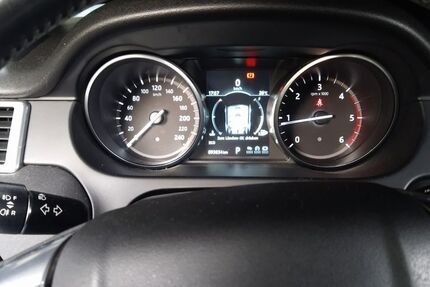 Land Rover Discovery Sport 4.079 km 20.499 € Hamburg 22459