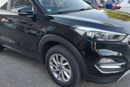 Hyundai TUCSON 148.000 km 11.900 &euro; Winsen/Luhe OT Pattense 21423