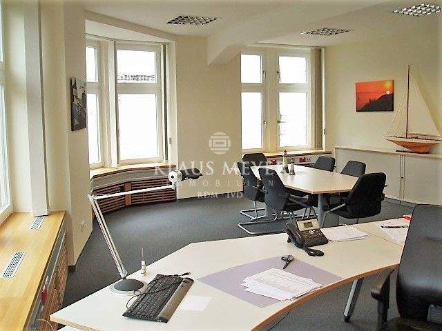 helle, effiziente Büros, 2. oder 4. OG, zentral, Kontorhausviertel, Nh. Rathaus, HBF, Mönckeberg zimmer