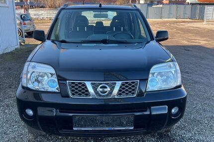 Nissan X-Trail 232.142 km 2.490 &euro; Hamburg 22113