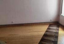 Zimmer (unmöbliert) zur Untermiete in Wohnung mit Balkon + Garten