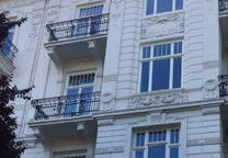 luxuriös. Untergeschoß: Büro + Wohnen elegant. weißer Jugendstil, nahe Klosterstern