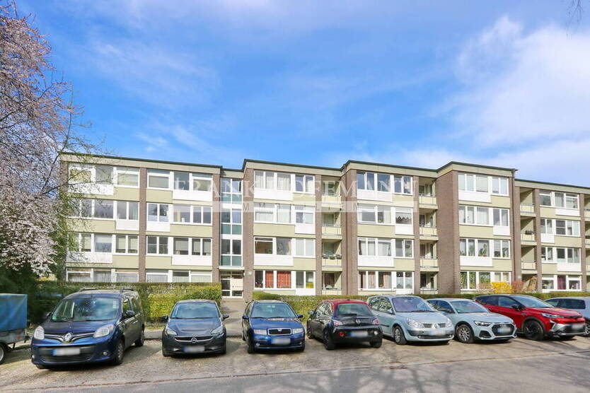 Vermietete 2-Zimmer-Eigentumswohnung mit Loggia in Hamburg-Farmsen-Berne