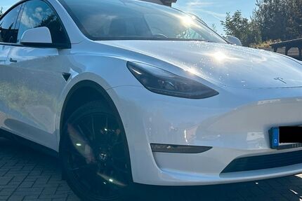 Tesla Model Y 41.286 km 35.800 &euro; Hamburg 21037