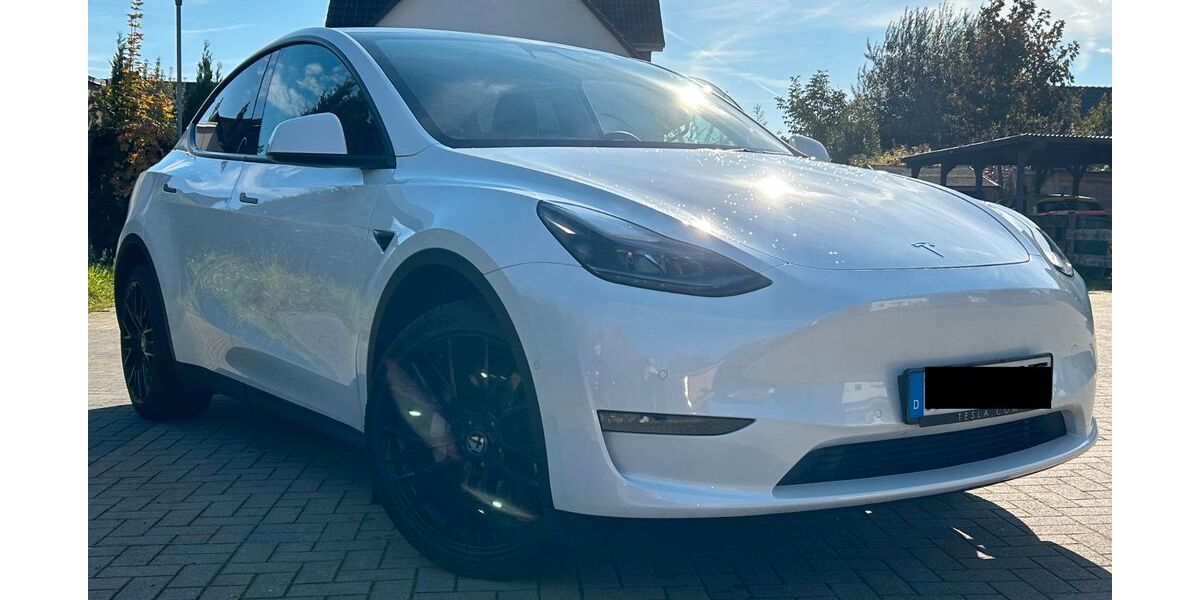 Tesla Model Y 41.286 km 35.800 &euro; Hamburg 21037