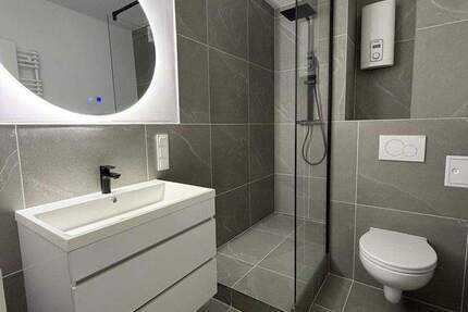 Sanierte 2-Zimmer-Wohnung mit Stellplatz in zentraler, aber ruhiger Lage-nahe AKN Eidelstedt Zentrum 2 zimmer